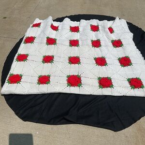 King Size White Crochet Blanket w/ 3D Red Rose 96” x 112”